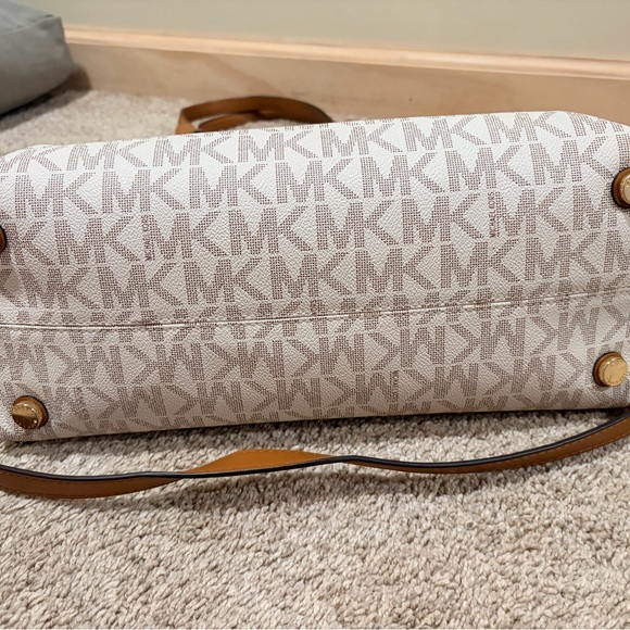 Michael Kors Cream and Tan Logo Tote - Picture 2 of 5